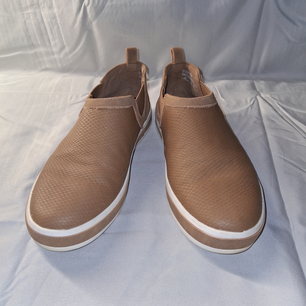Bella Vita Slip-On Loafers in Tan with White Sole